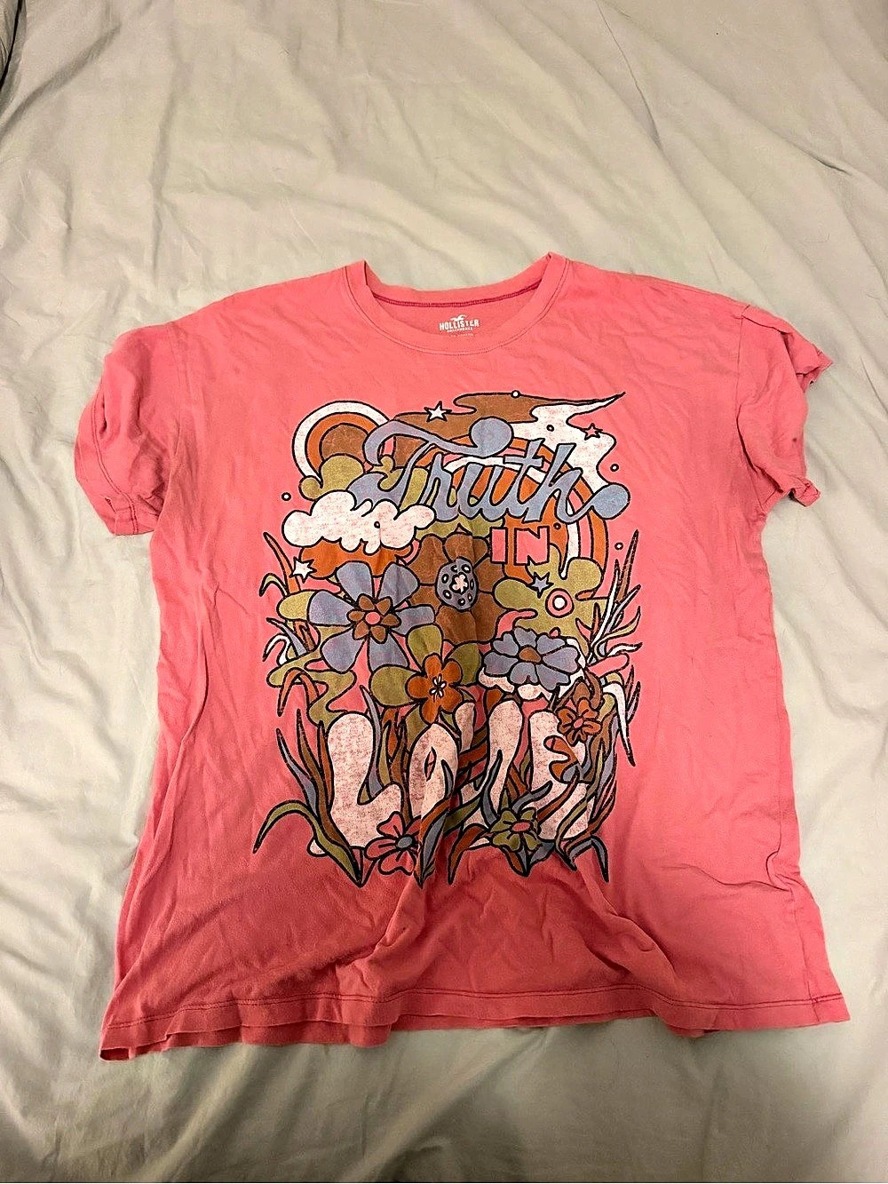 Hollister Graphic tees L/XL